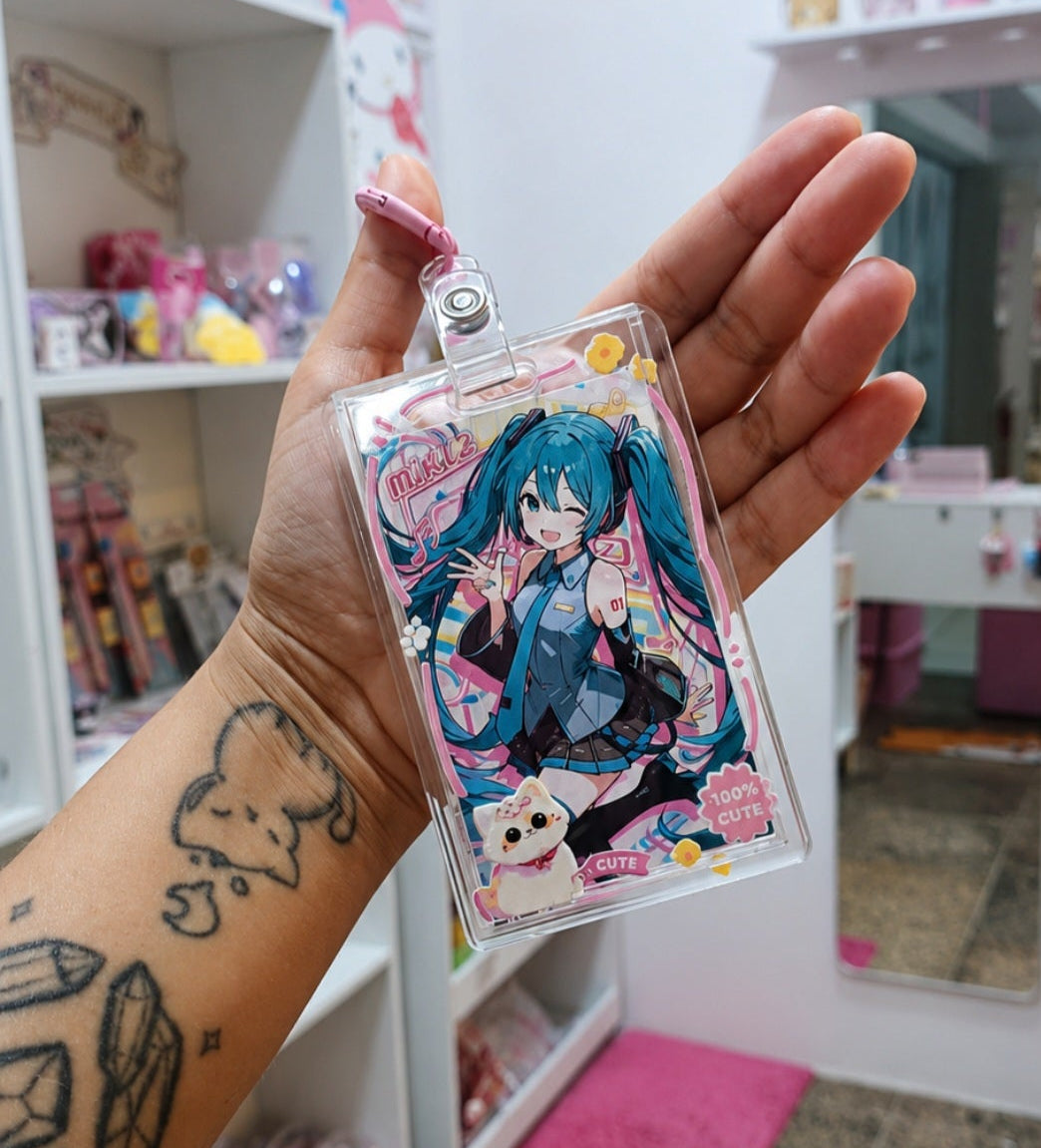 Porta Cartão Retrátil Hatsune Miku.