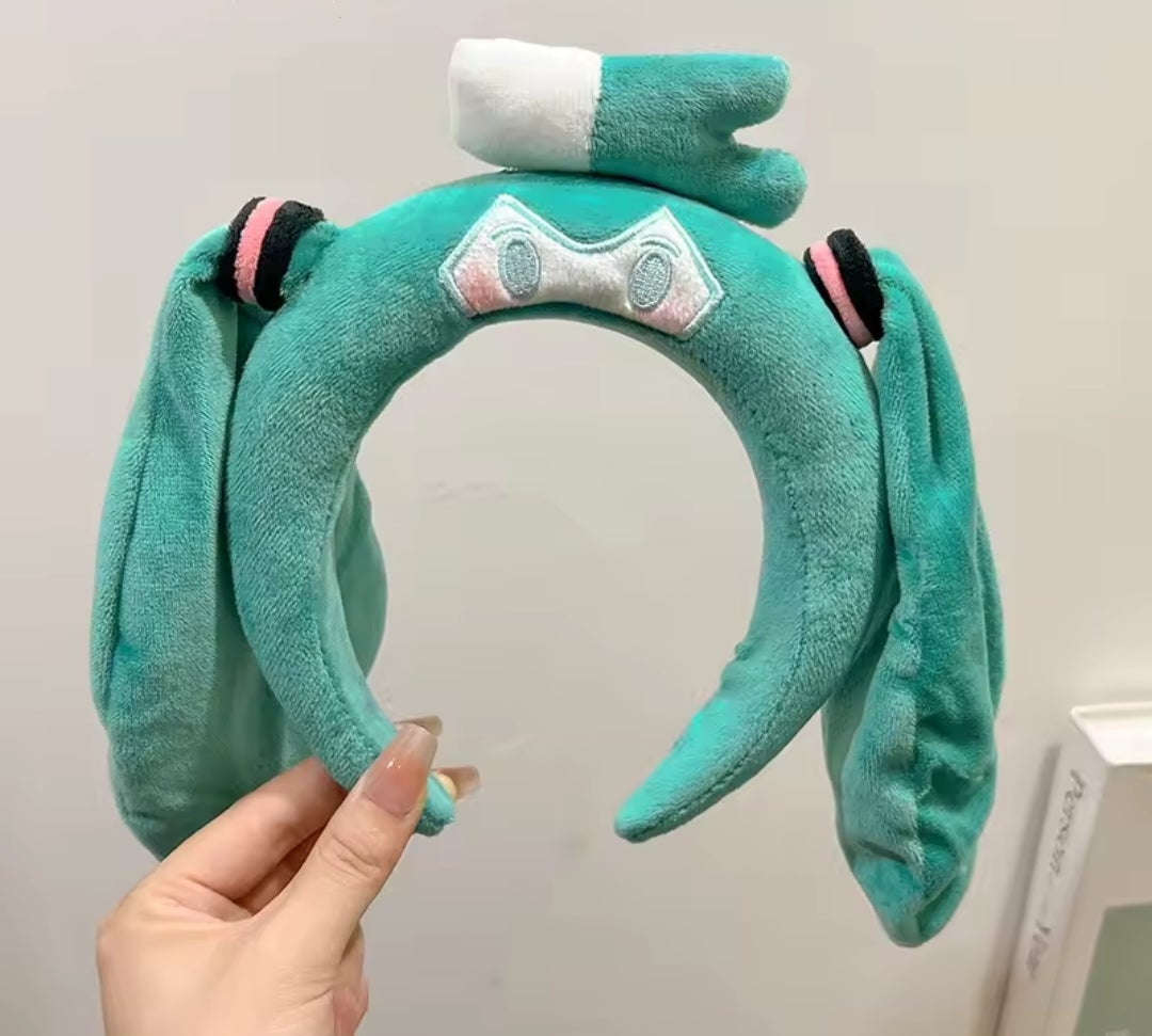 Tiara Hatsune Miku