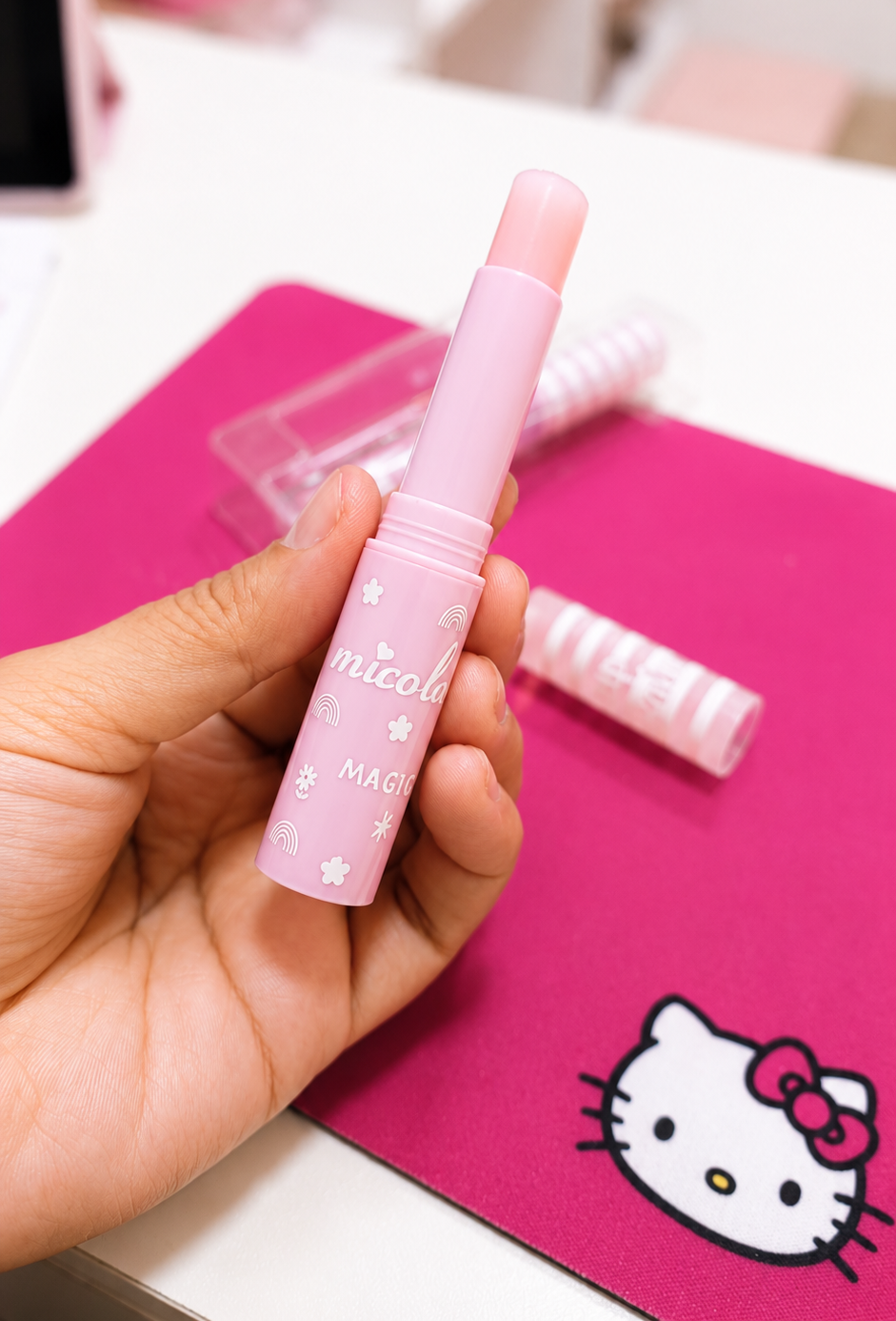 Combo Lip Gloss+Lip Balm.