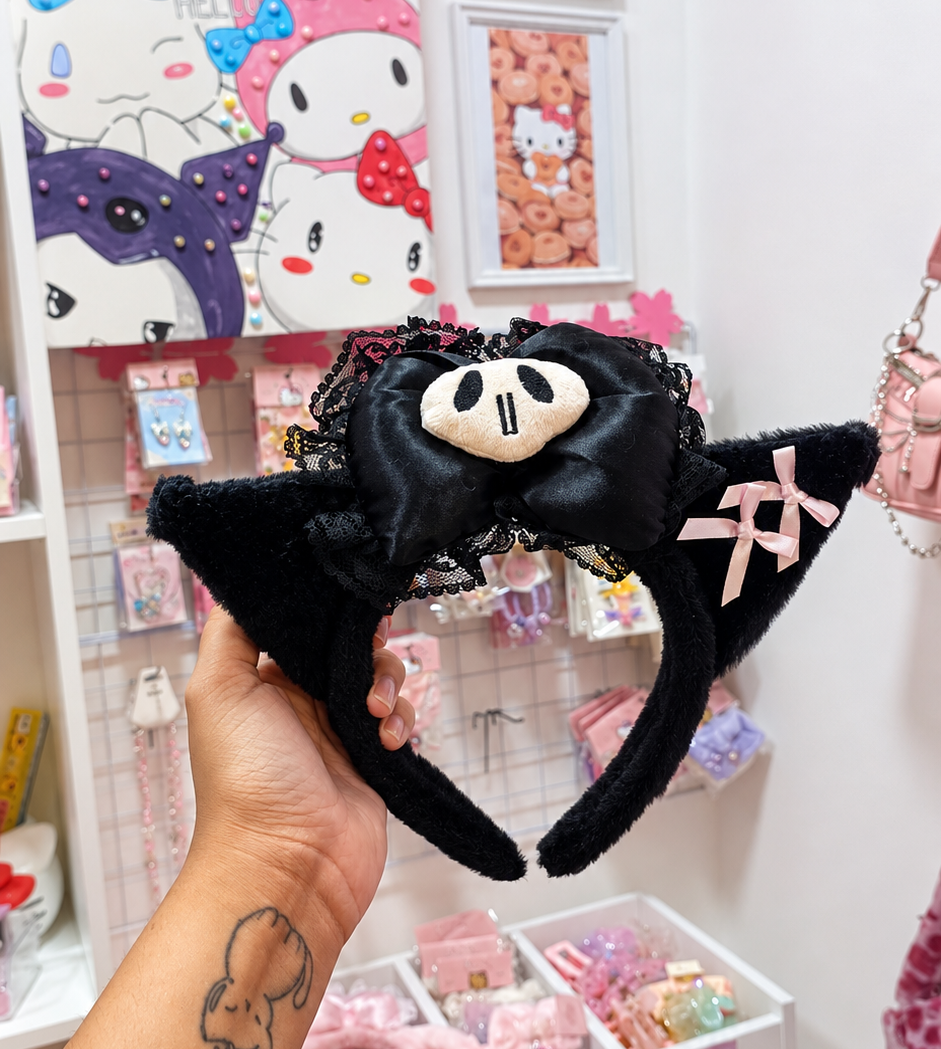 Tiara Kuromi.