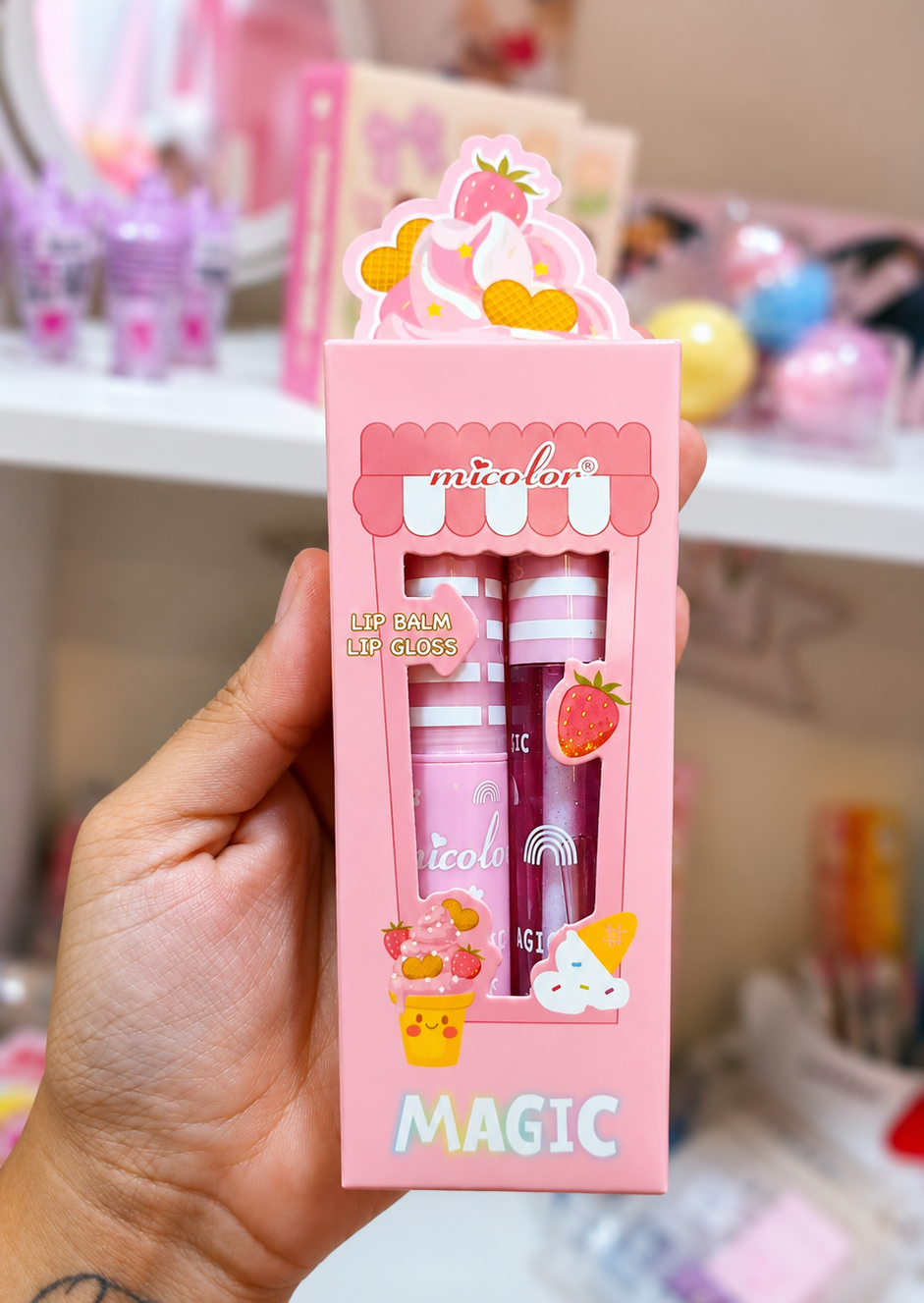 Combo Lip Gloss+Lip Balm.