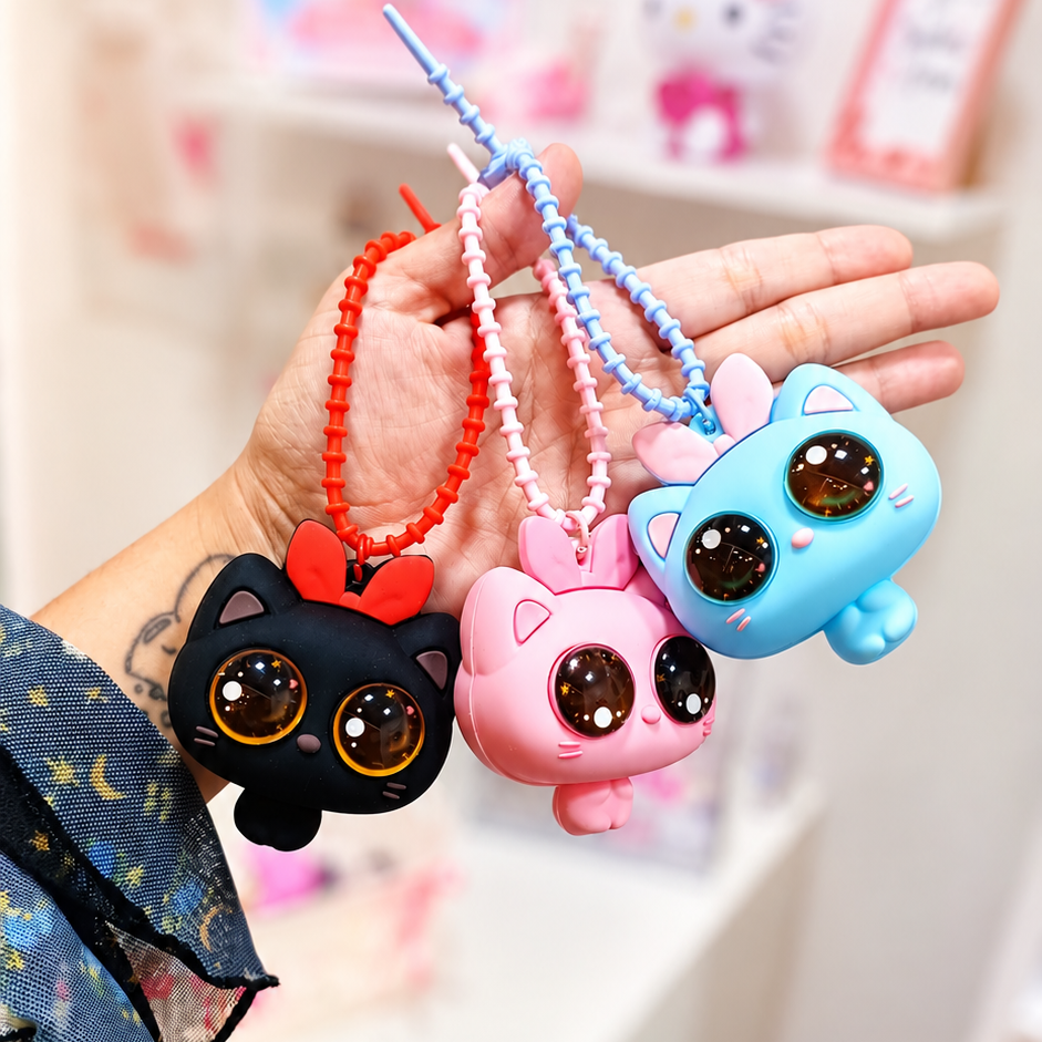 Chaveiro Olhos Grandes Squeze